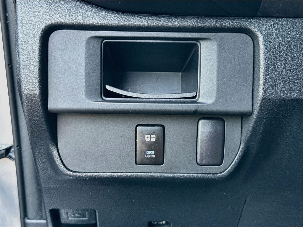 2017 Toyota Tacoma SR