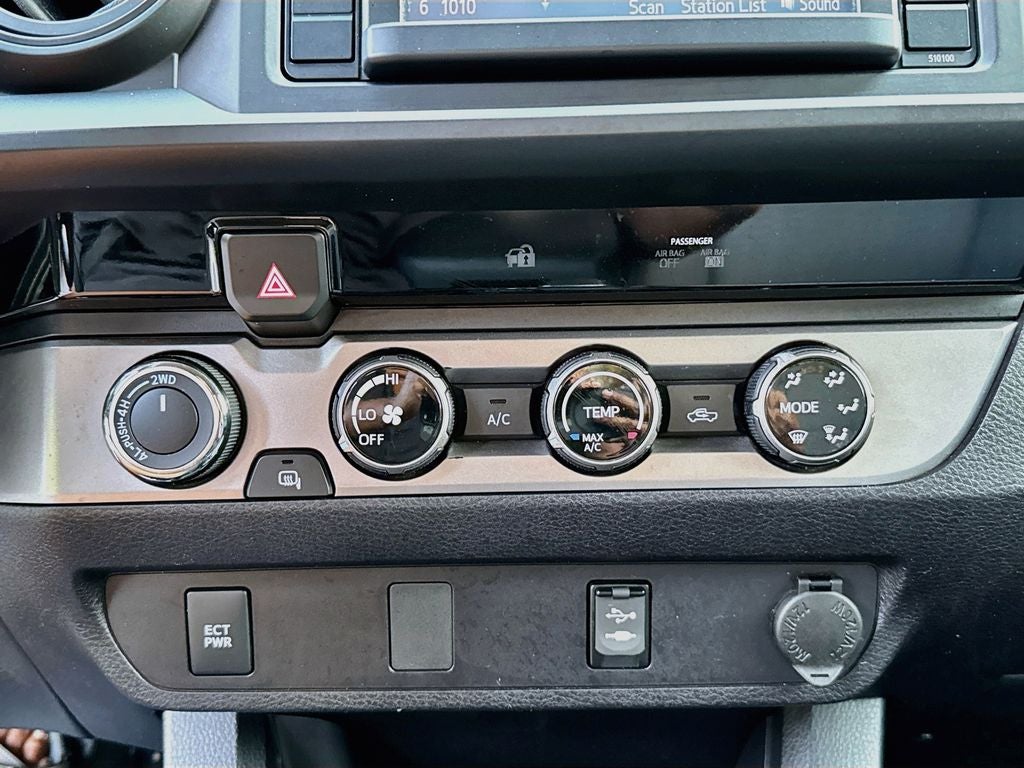 2017 Toyota Tacoma SR