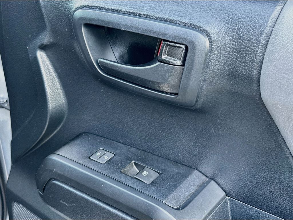 2017 Toyota Tacoma SR