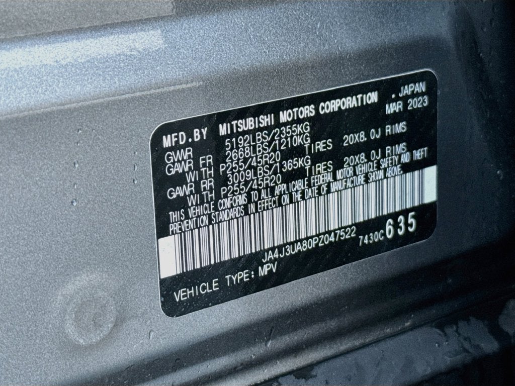 2023 Mitsubishi Outlander Base