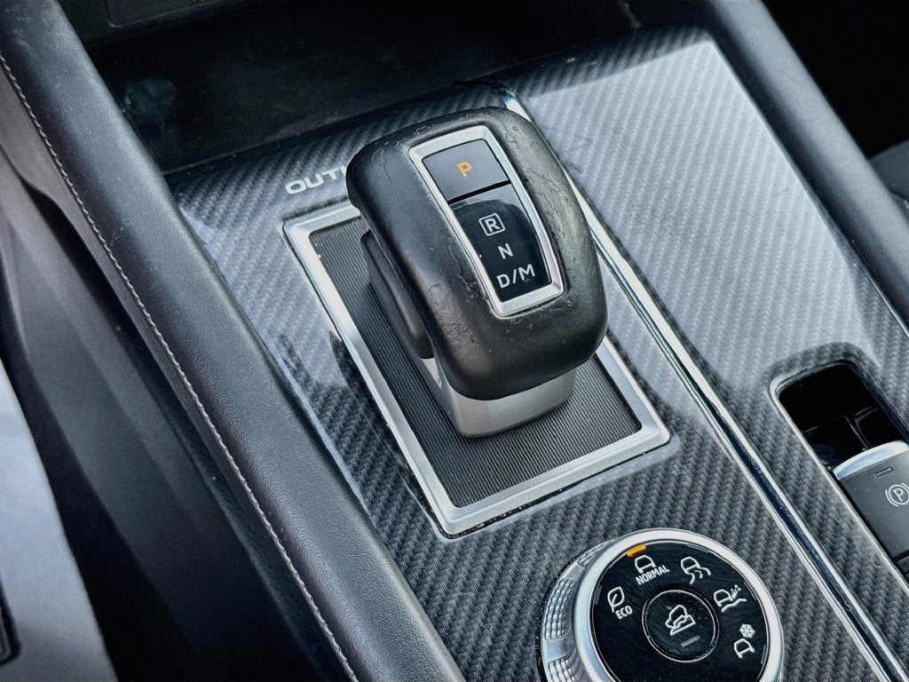 2023 Mitsubishi Outlander Base