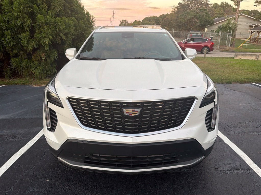 2023 Cadillac XT4 FWD Premium Luxury