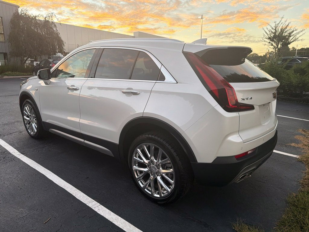 2023 Cadillac XT4 FWD Premium Luxury