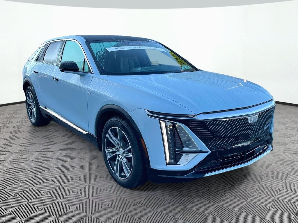 2024 Cadillac LYRIQ Luxury 1