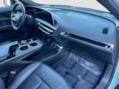 2024 Cadillac LYRIQ Luxury 1