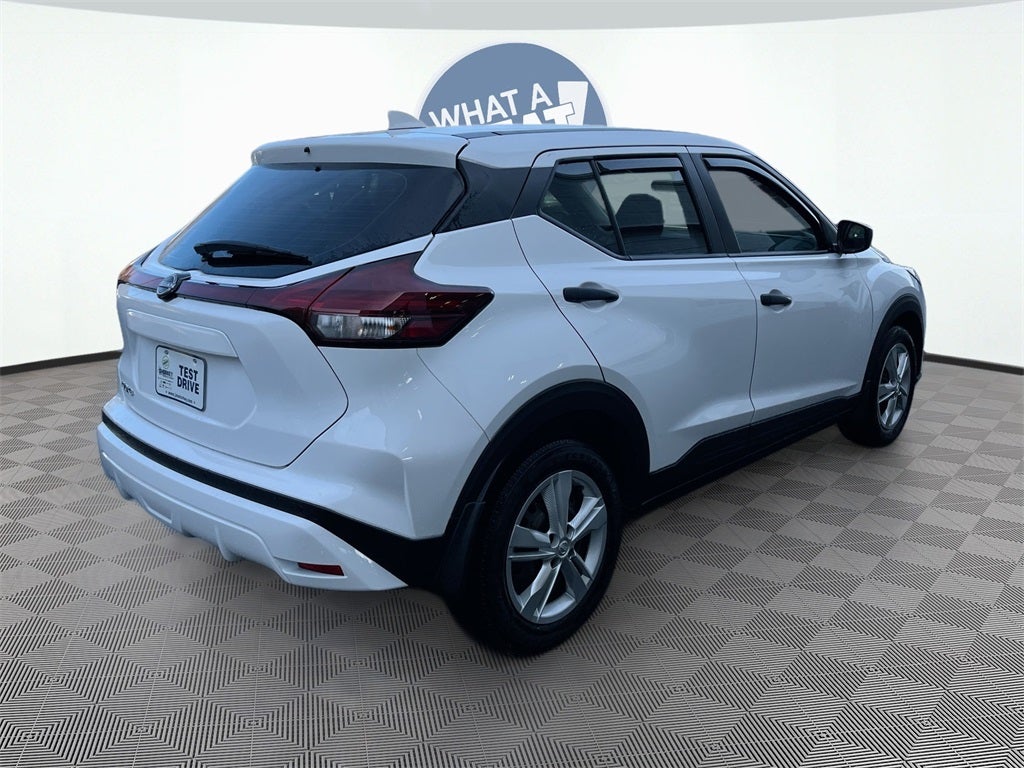 2023 Nissan Kicks S