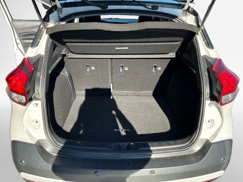 2020 Nissan Kicks SR