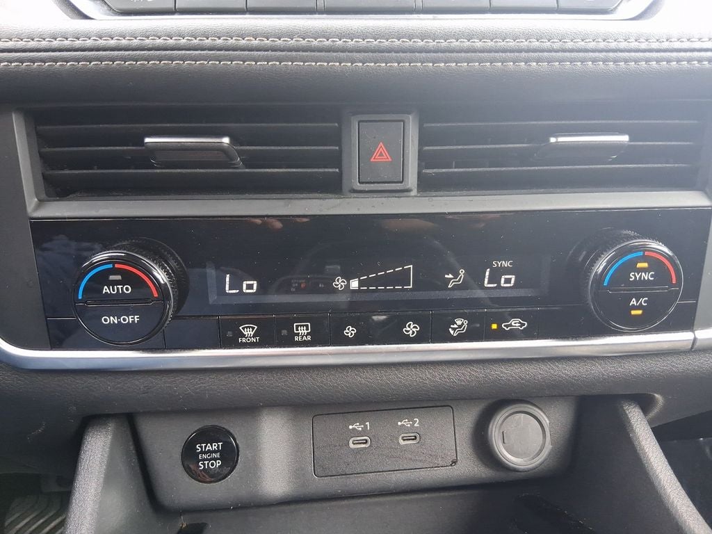 2025 Nissan Rogue SV