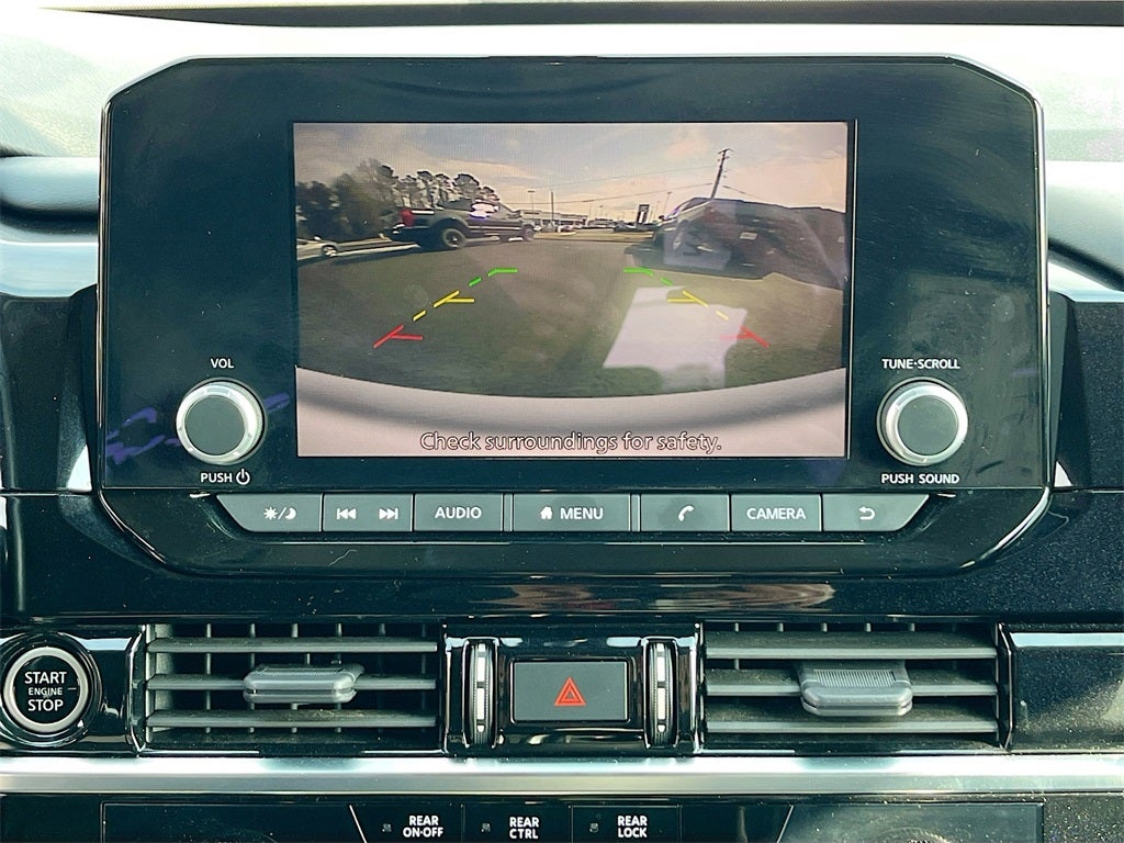 2023 Nissan Pathfinder SV