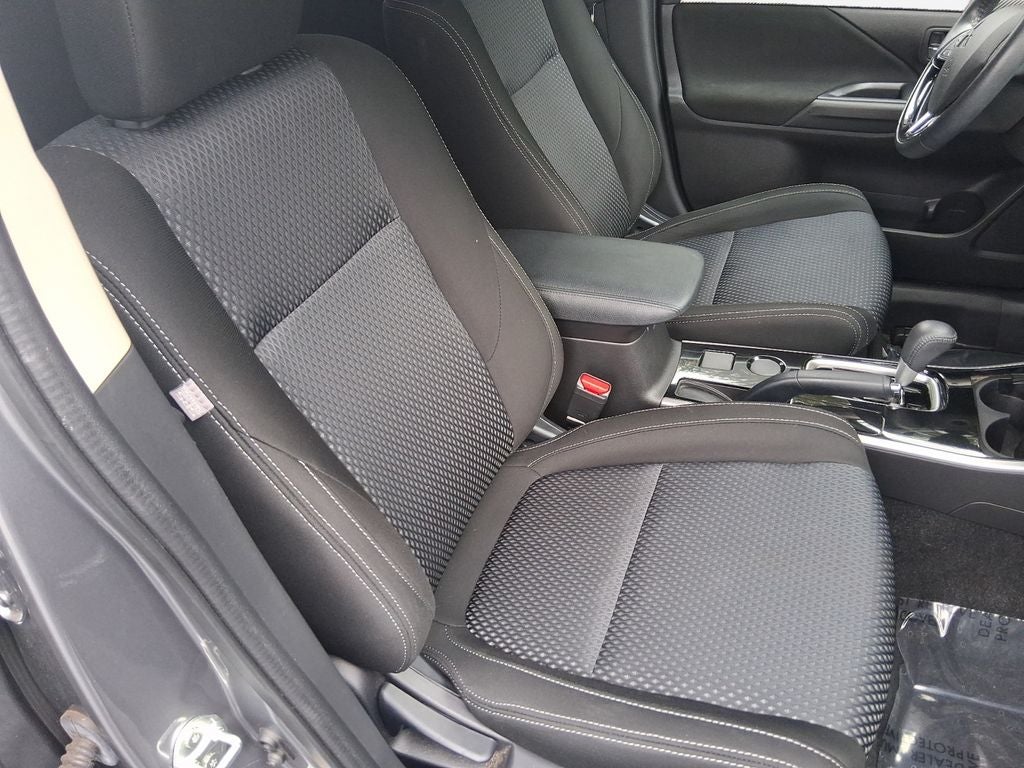 2017 Mitsubishi Outlander ES