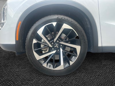 2024 Mitsubishi Outlander Base