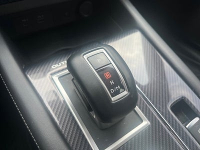 2024 Mitsubishi Outlander Base