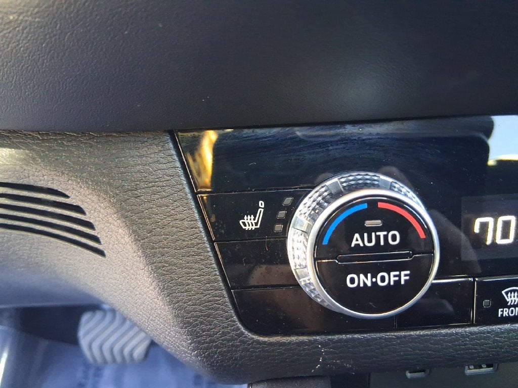 2024 Mitsubishi Outlander Base