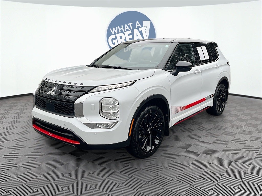 2024 Mitsubishi Outlander Base