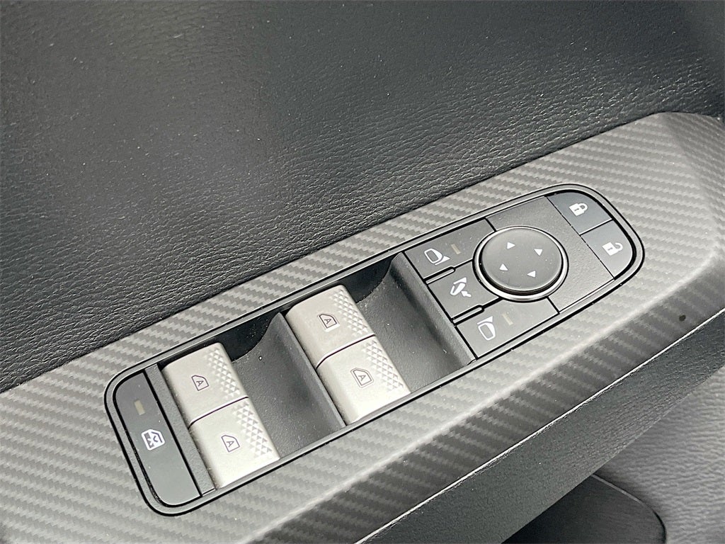 2024 Mitsubishi Outlander Base