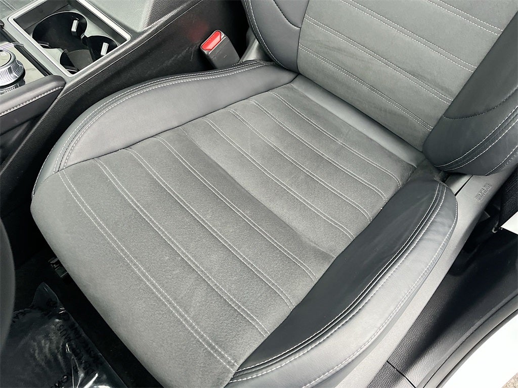 2024 Mitsubishi Outlander Base