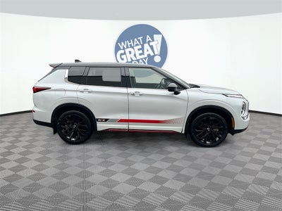 2024 Mitsubishi Outlander Base