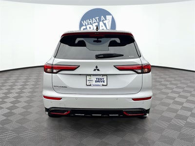 2024 Mitsubishi Outlander Base