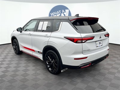 2024 Mitsubishi Outlander Base