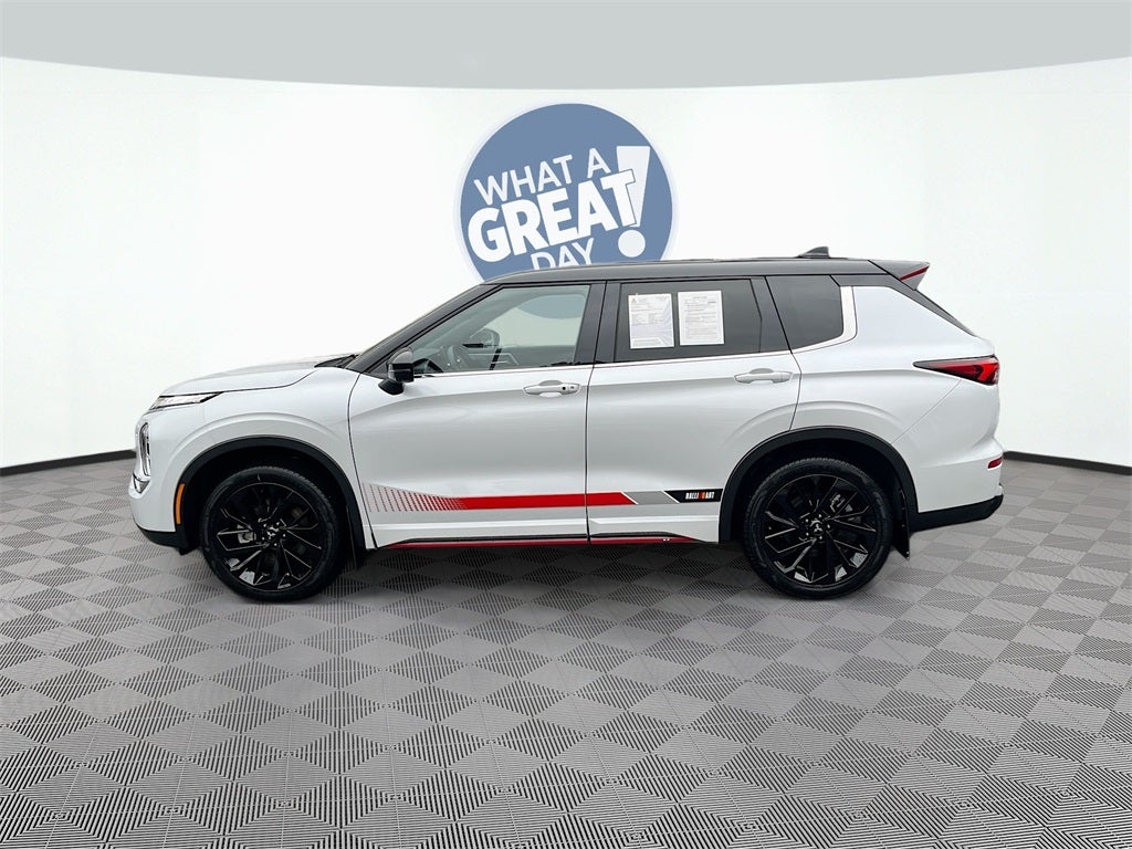 2024 Mitsubishi Outlander Base