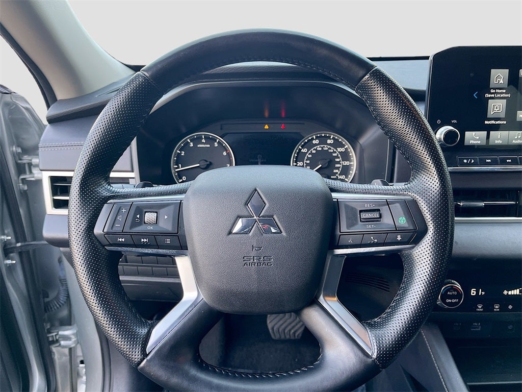 2024 Mitsubishi Outlander Base