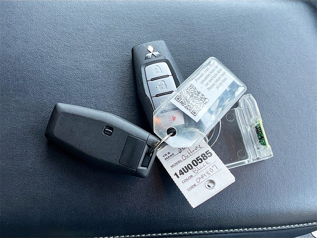 2024 Mitsubishi Outlander Base