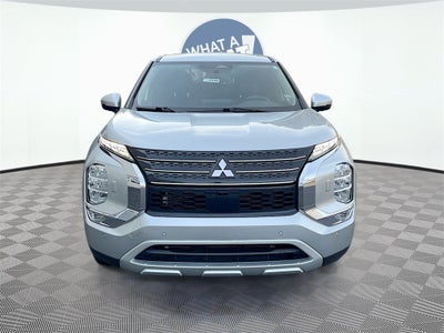 2024 Mitsubishi Outlander Base