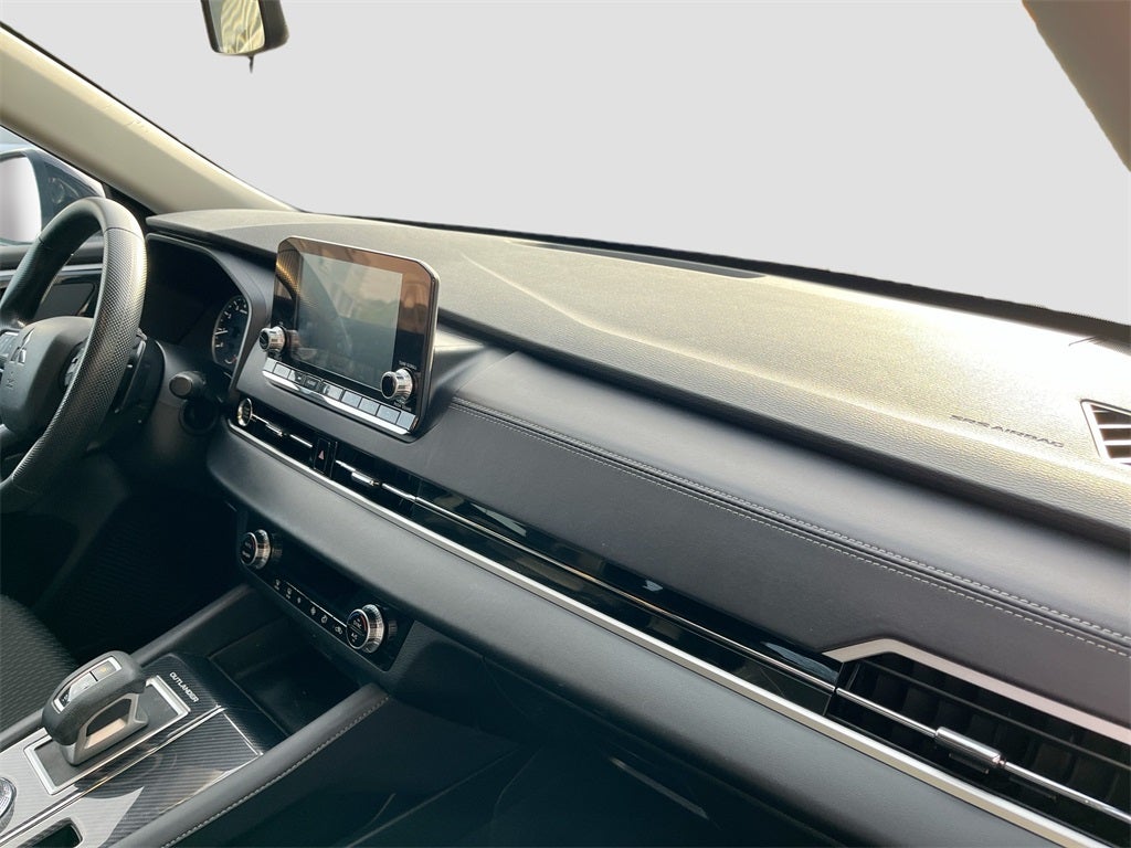 2024 Mitsubishi Outlander ES