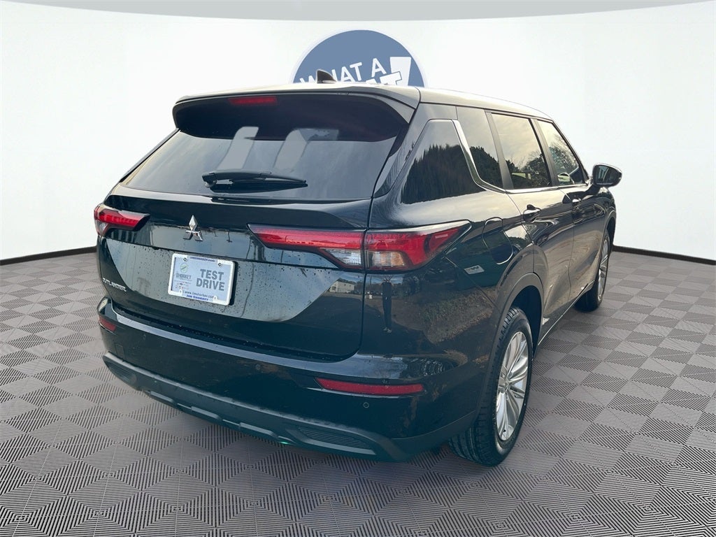 2024 Mitsubishi Outlander ES