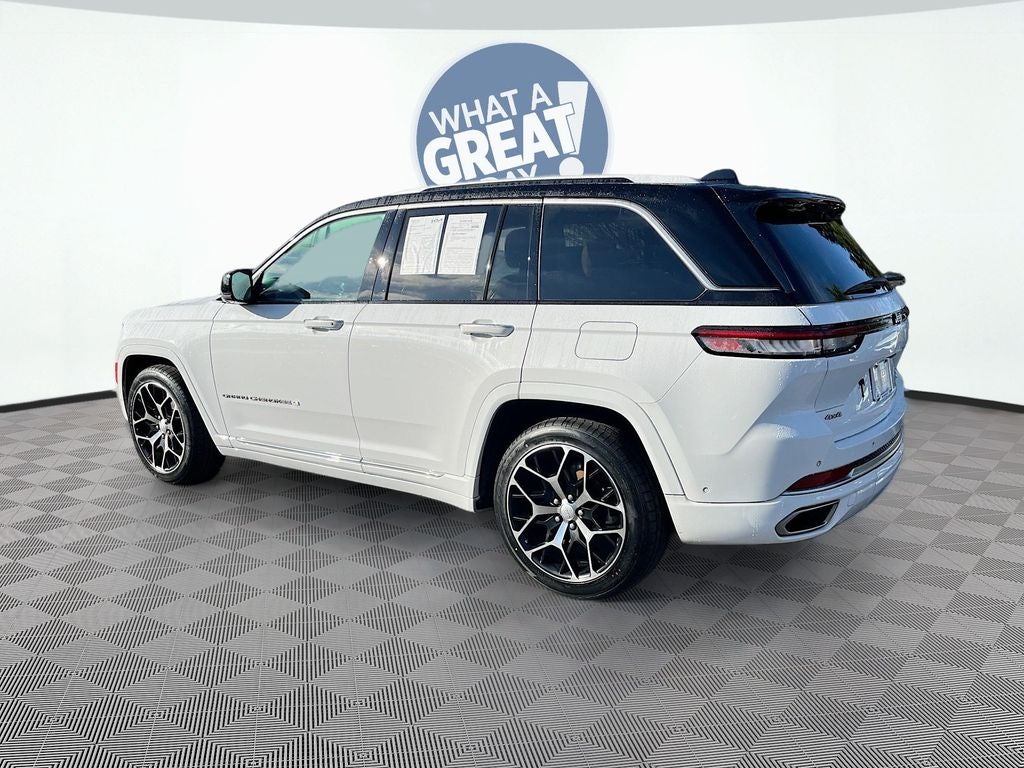 2022 Jeep Grand Cherokee Summit