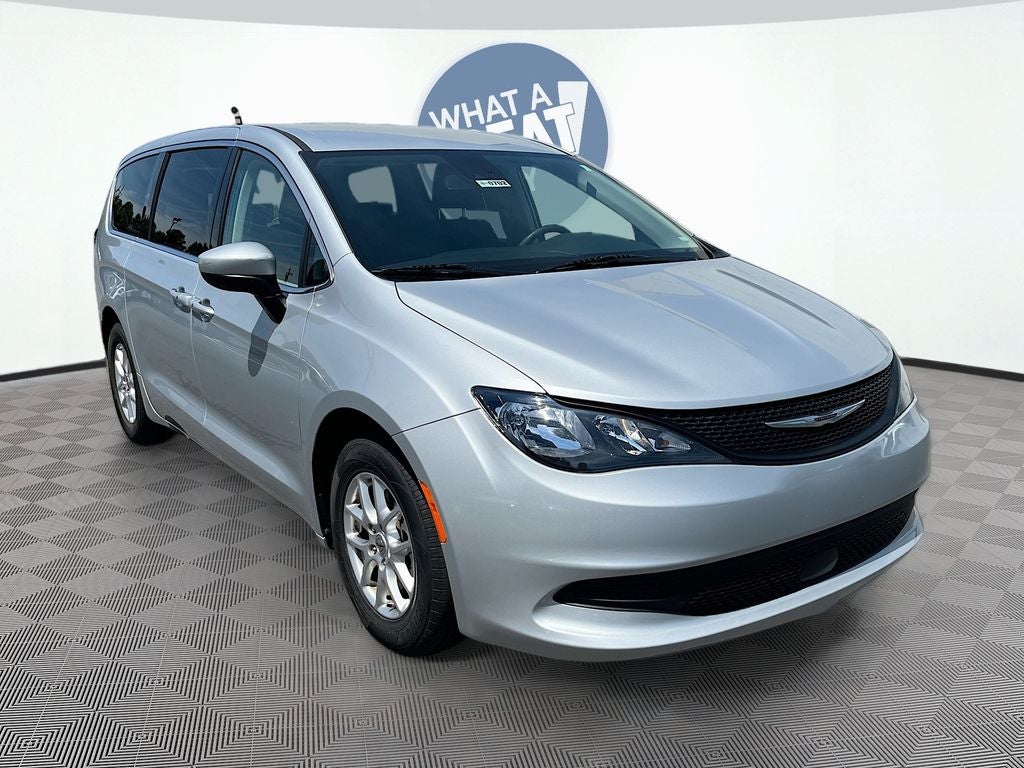 2023 Chrysler Voyager LX