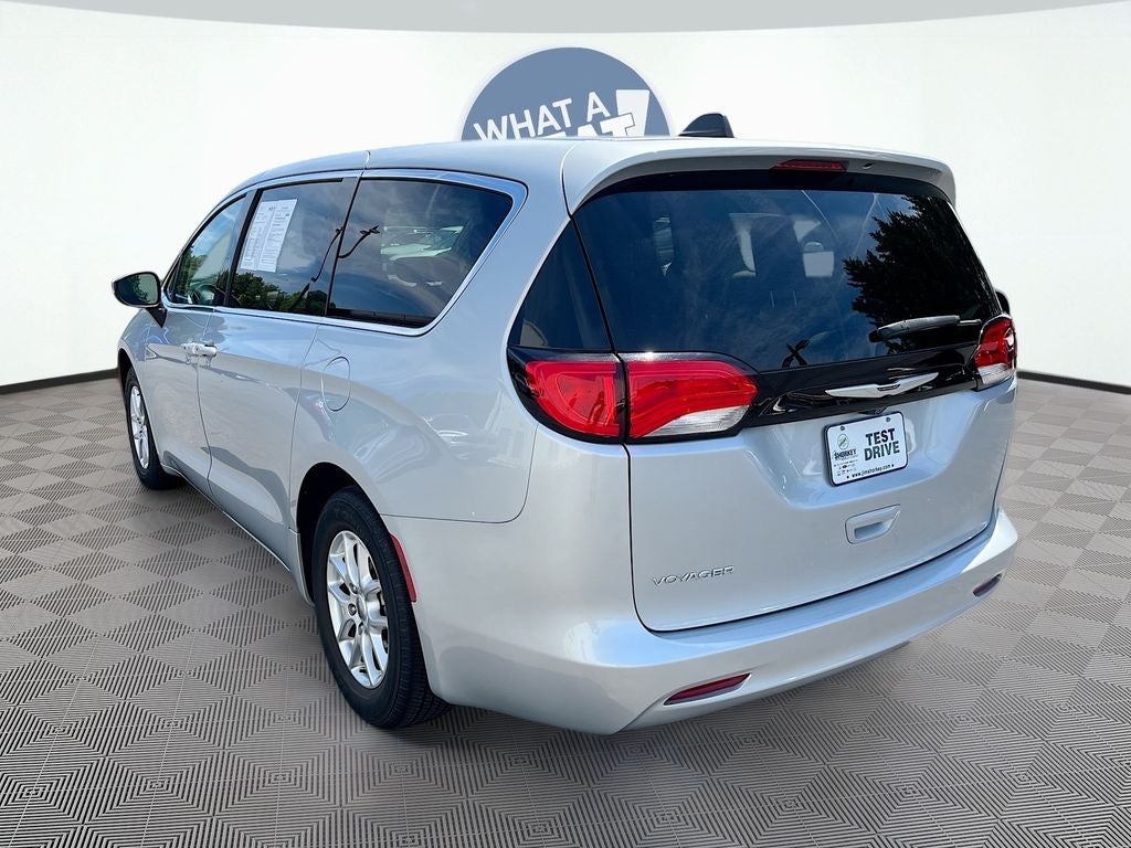 2023 Chrysler Voyager LX