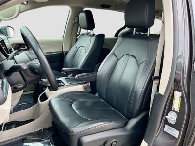 2017 Chrysler Pacifica Touring L Plus