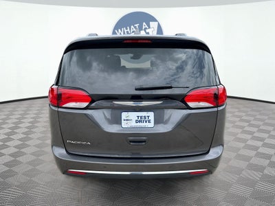 2017 Chrysler Pacifica Touring L Plus