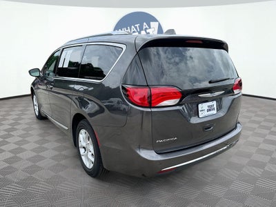2017 Chrysler Pacifica Touring L Plus