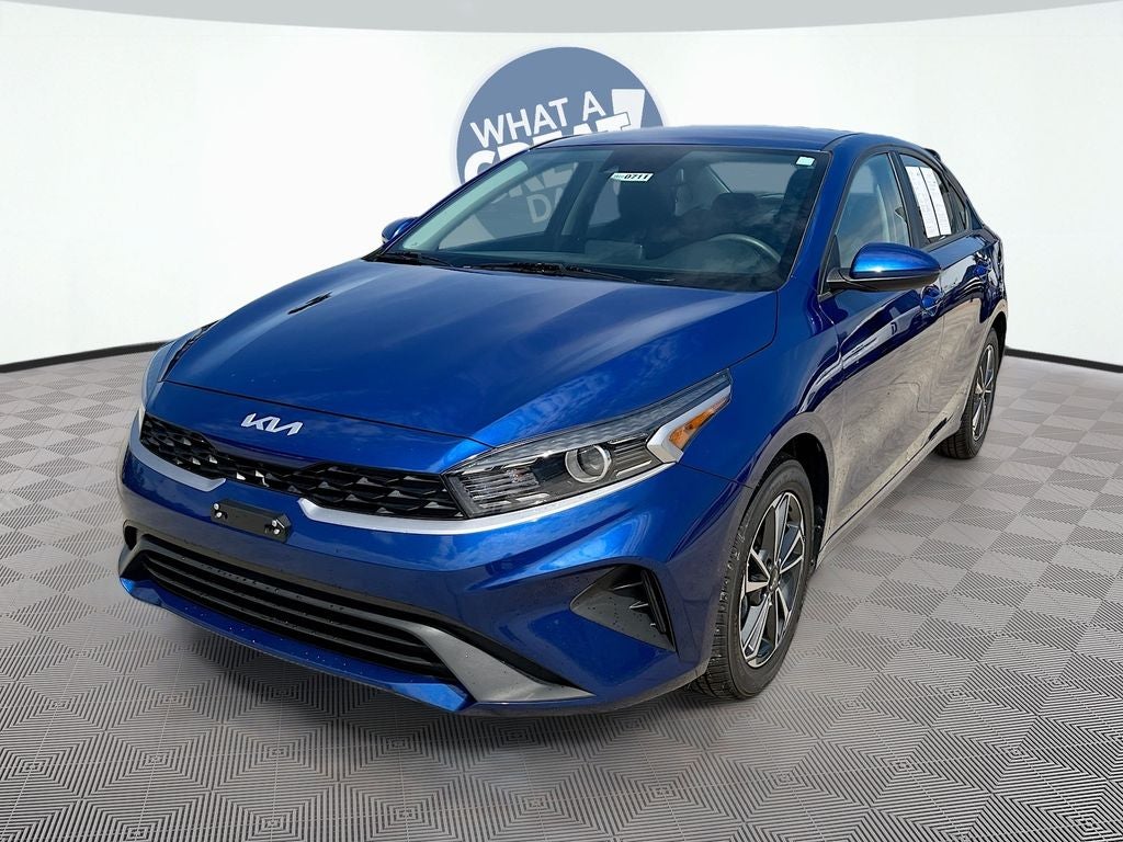 2023 Kia Forte LXS AT's photo
