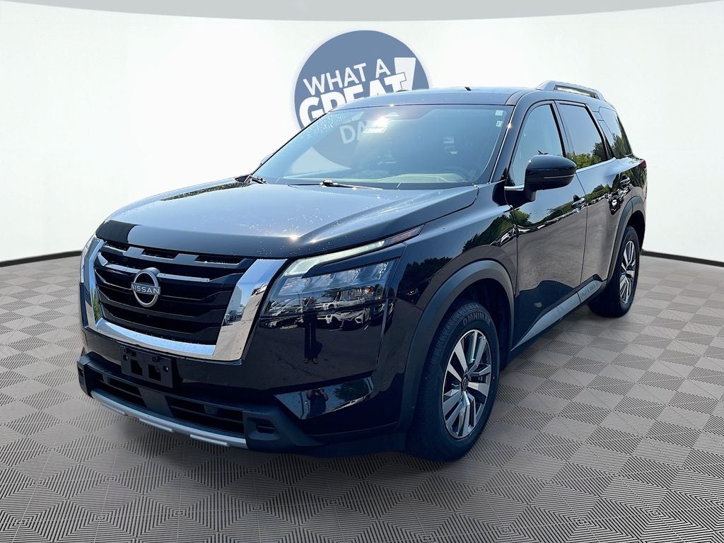 2025 Nissan Pathfinder SL