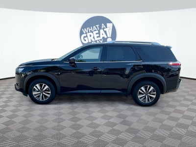 2025 Nissan Pathfinder SL