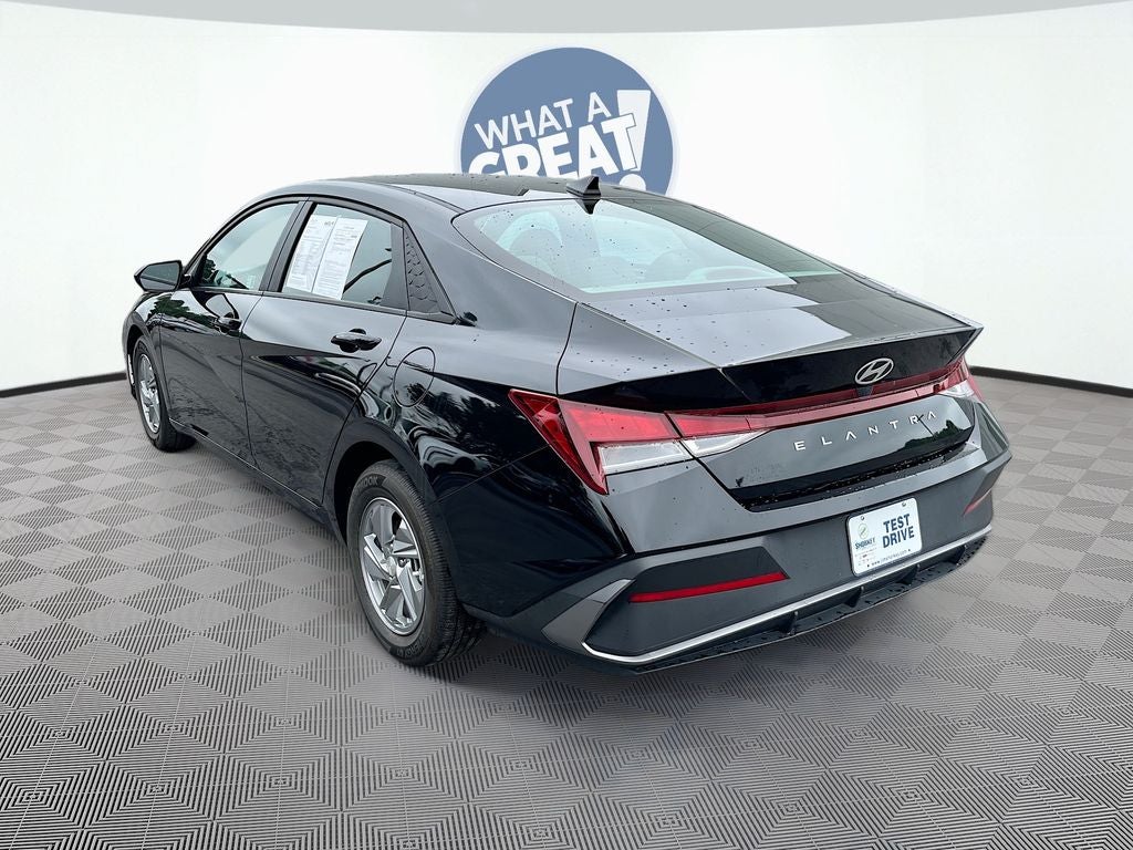 2024 Hyundai Elantra SE