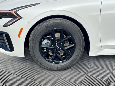2025 Kia K5 LXS