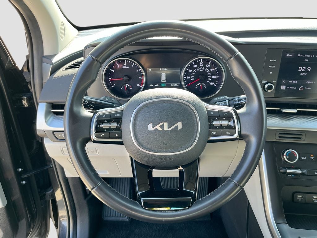 2024 Kia Carnival LX