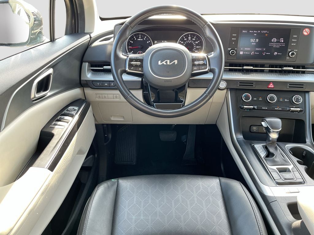 2024 Kia Carnival LX