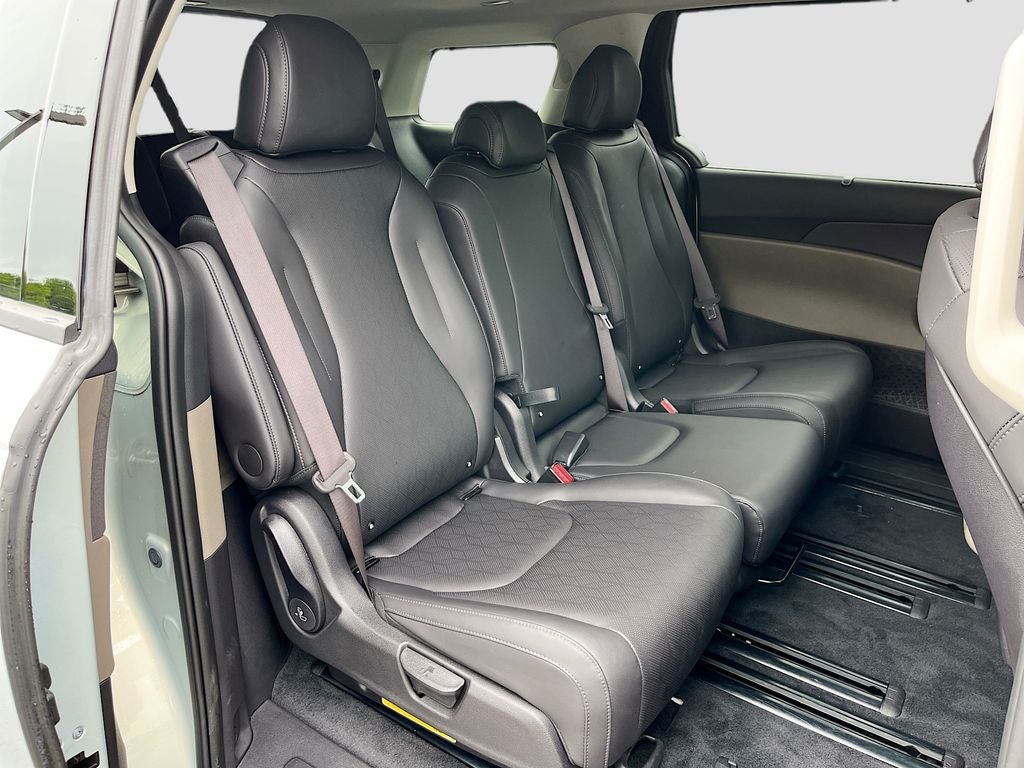 2025 Kia Carnival SX
